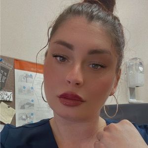 Meet your Posher, Gabriella